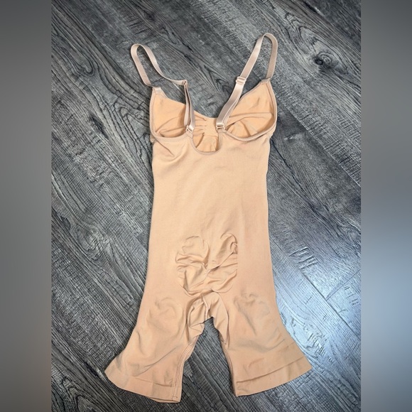 NWOT MATERNITY SCULPTING BODYSUIT MID THIGH IN OCHRE XXS/XS - Picture 10 of 12